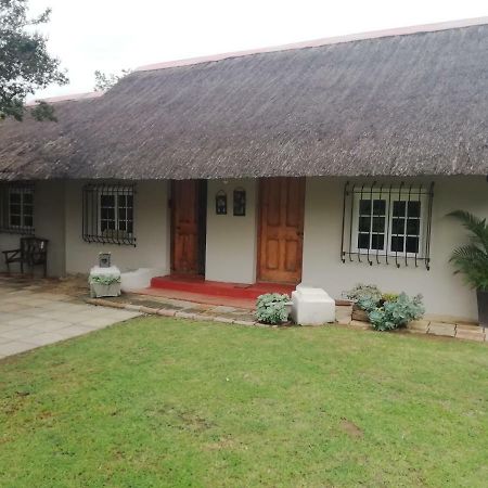 Erin Guesthouse And B&B Bergville Extérieur photo