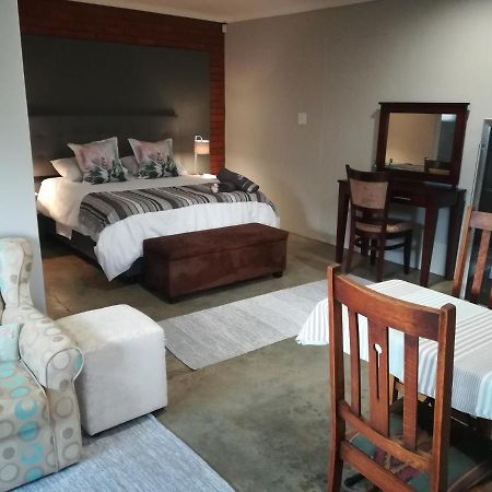 Erin Guesthouse And B&B Bergville Extérieur photo