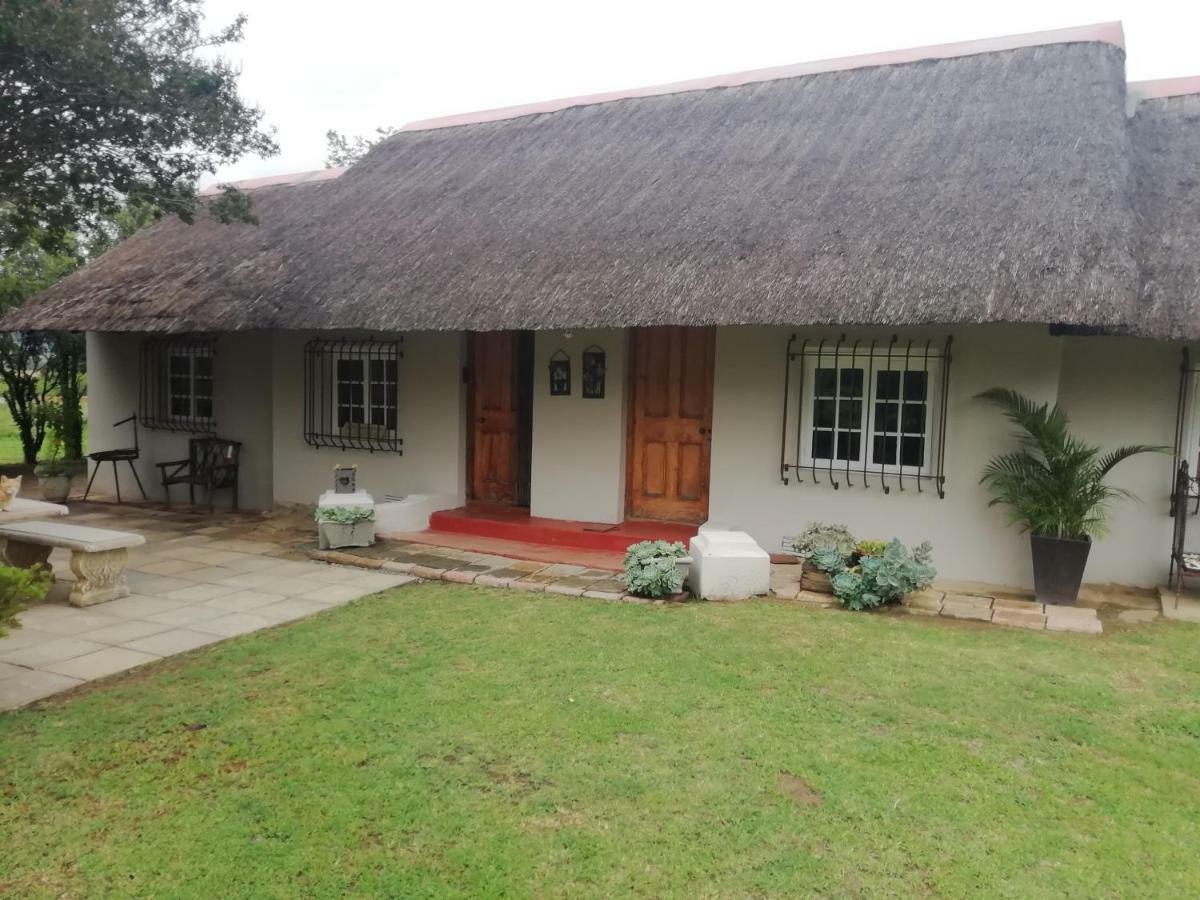 Erin Guesthouse And B&B Bergville Extérieur photo